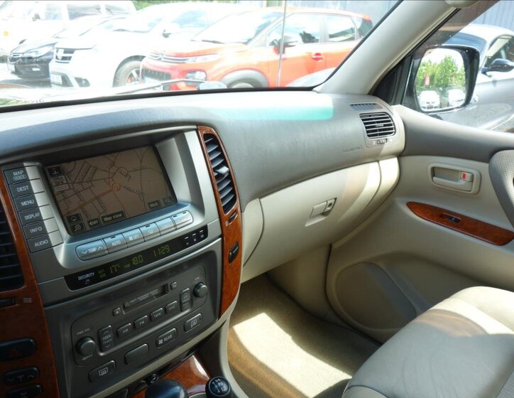 Toyota Land Cruiser SUV 4,7 l 175 kw