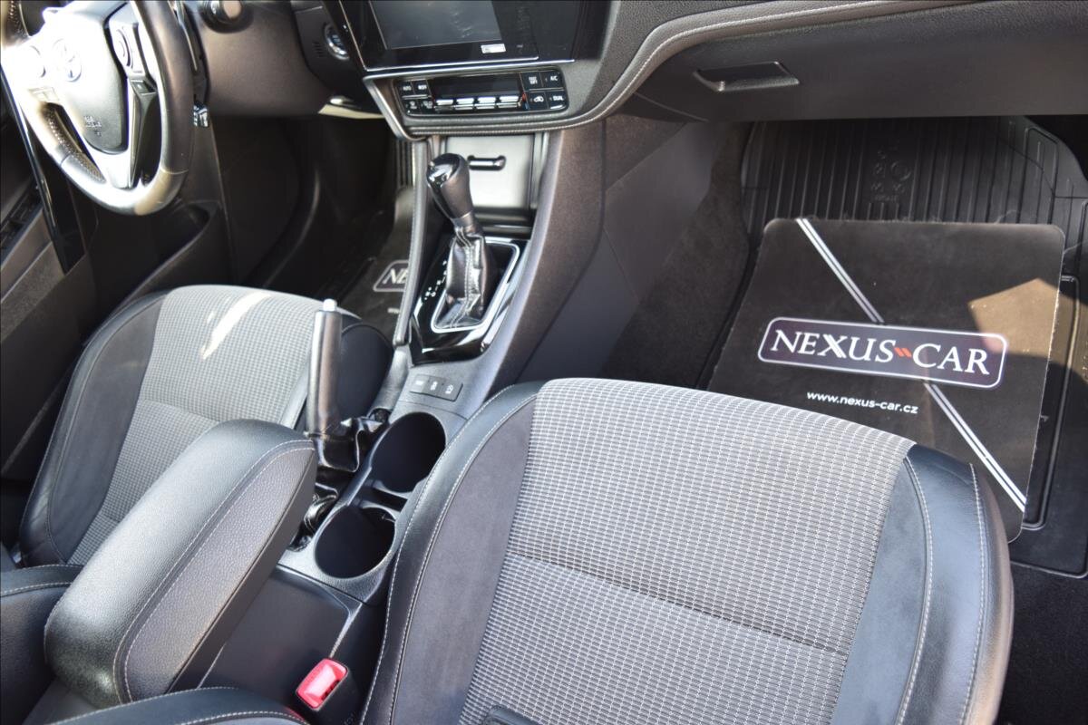 Toyota Auris Kombi 1,2 l 85 kw