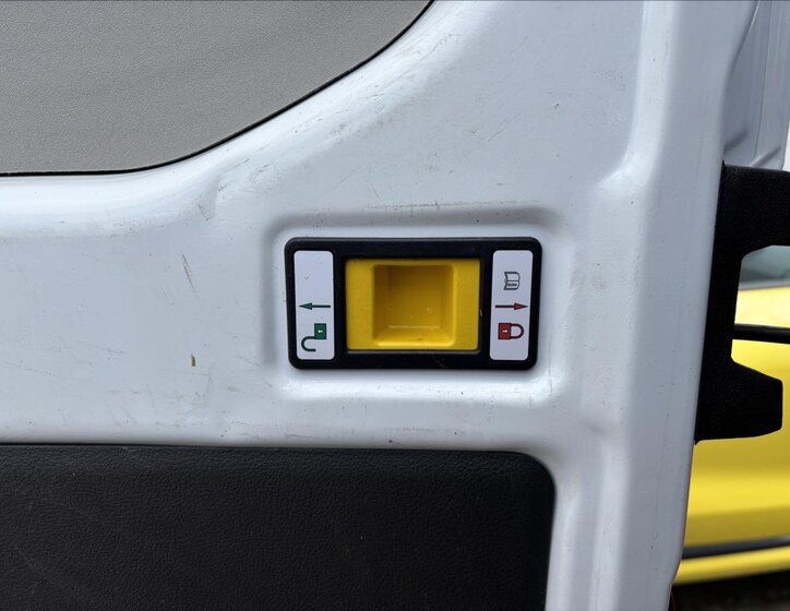 Ford Transit Skříň 2,0 l 77 kw