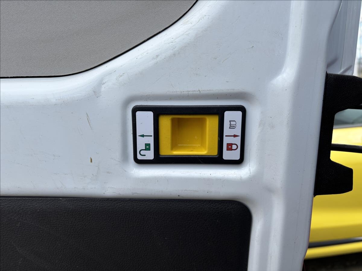 Ford Transit Skříň 2,0 l 77 kw