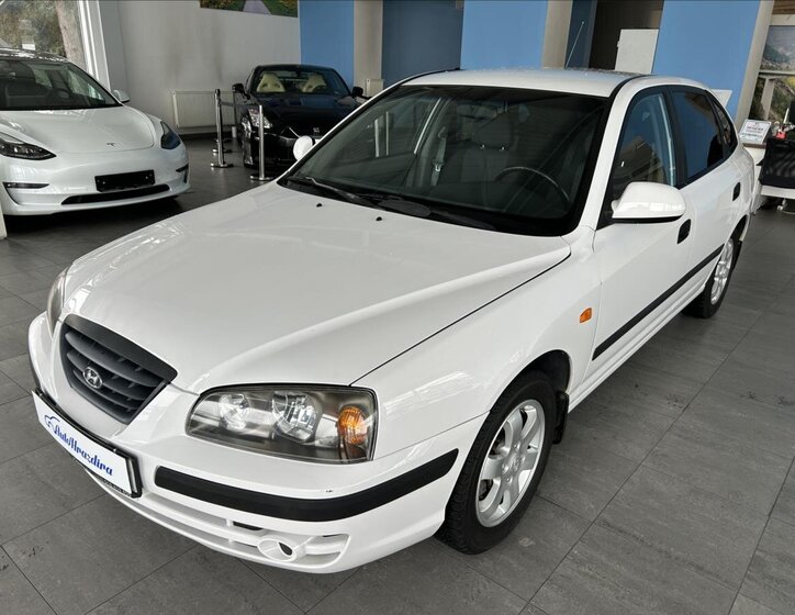 Hyundai Elantra Liftback 1,6 l 77 kw