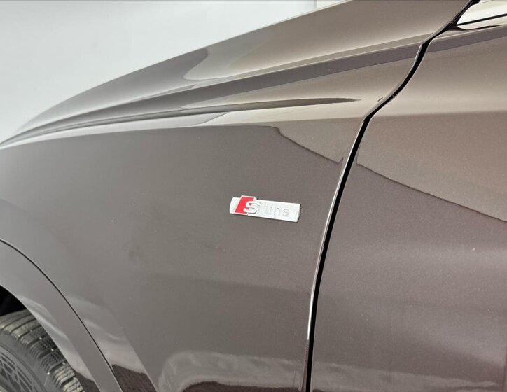 Audi Q8 SUV / Terénní 3,0 l 250 kw