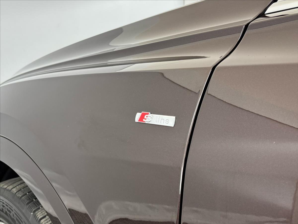 Audi Q8 SUV / Terénní 3,0 l 250 kw