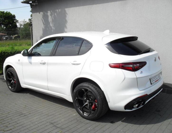 Alfa Romeo Stelvio 3