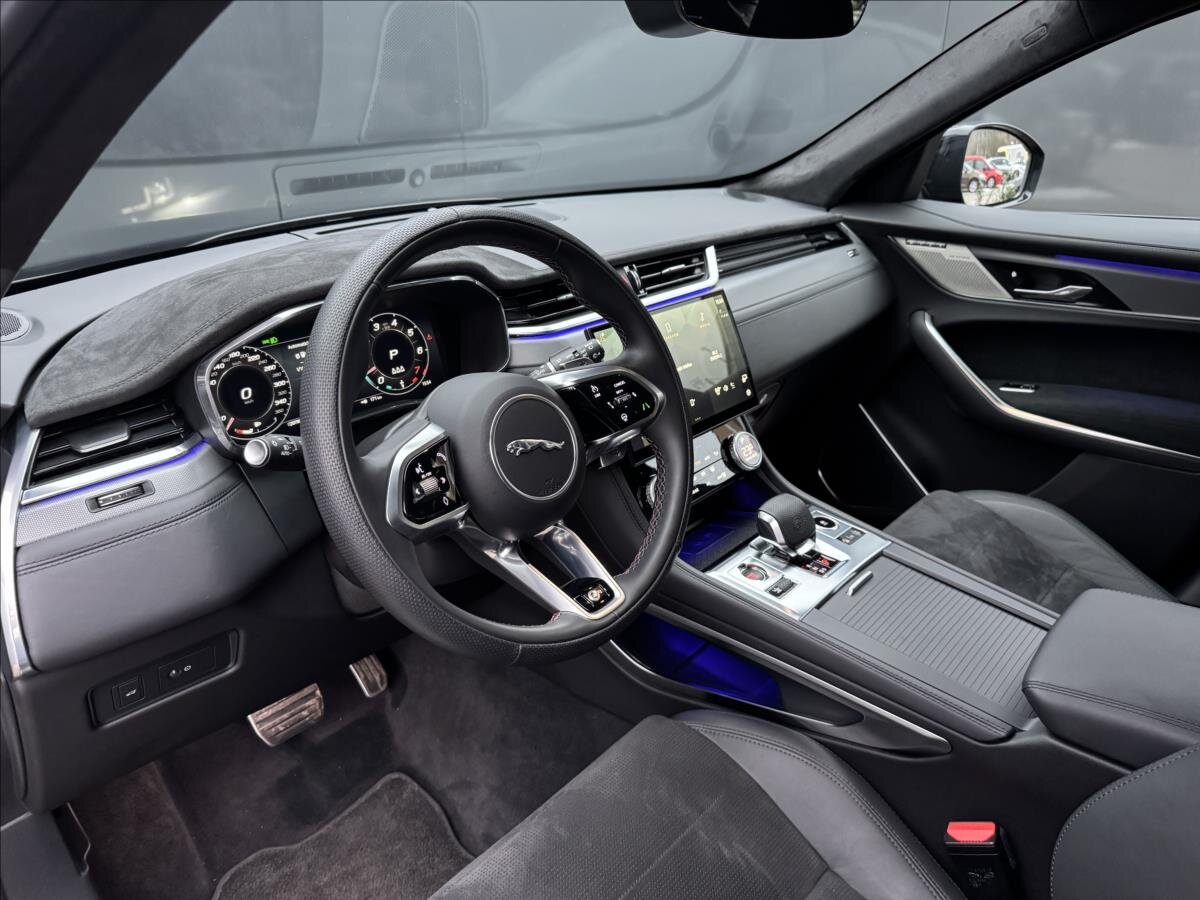 Jaguar F-Pace SUV / Terénní 5,0 l 405 kw