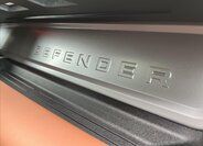 Land Rover Defender SUV / Terénní 4,4 l 467 kw