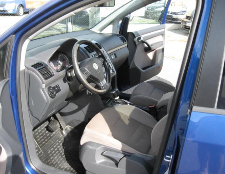 Volkswagen Touran 9