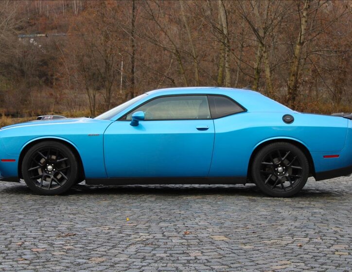 Dodge Challenger 6