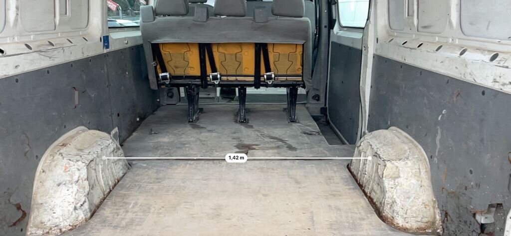 Volkswagen Crafter Skříň 2,5 l 80 kw