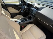 Jaguar F-Pace 13