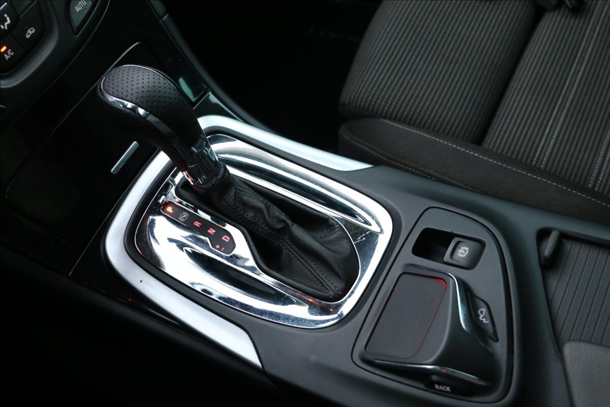 Opel Insignia Kombi 2,0 l 143 kw