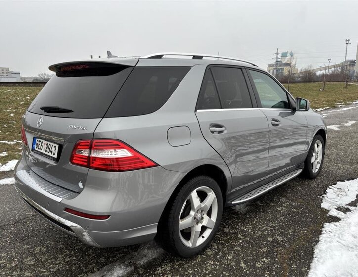 Mercedes-Benz Třídy M SUV / Terénní 3,0 l 190 kw