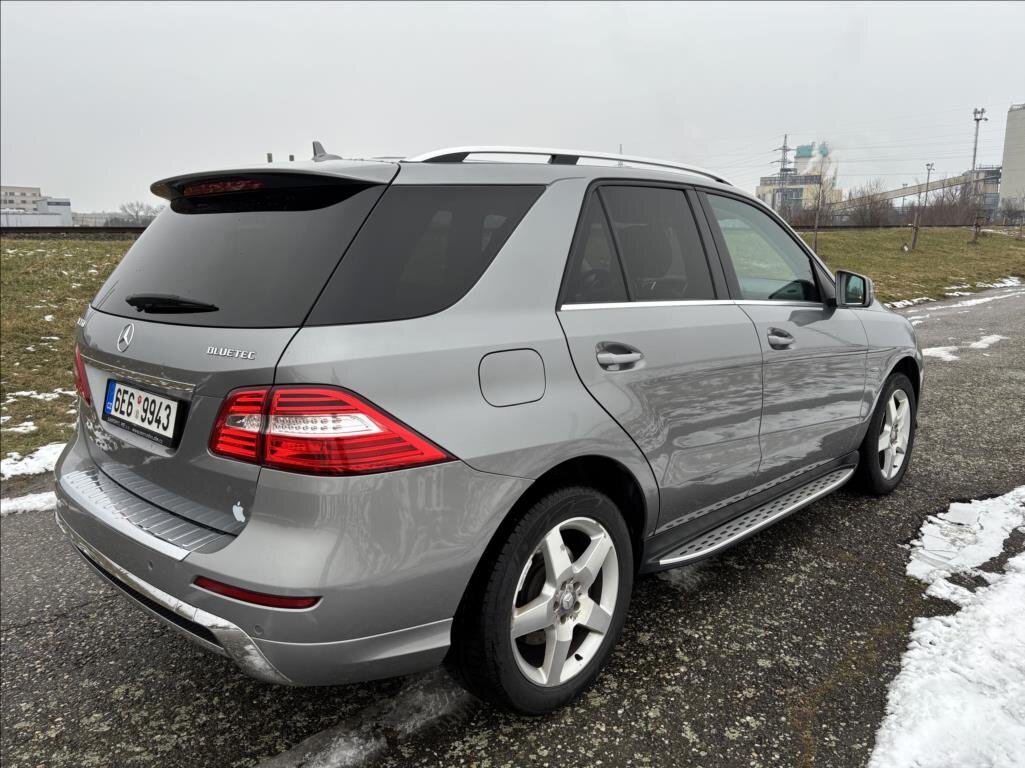 Mercedes-Benz Třídy M SUV / Terénní 3,0 l 190 kw