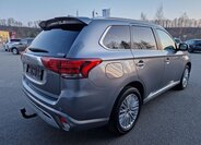 Mitsubishi Outlander SUV / Terénní 2,4 l 165 kw