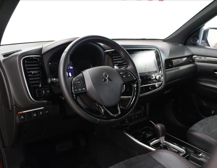 Mitsubishi Outlander 10