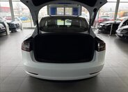 Tesla Model 3 Sedan / Limuzína 0,0 377 kw