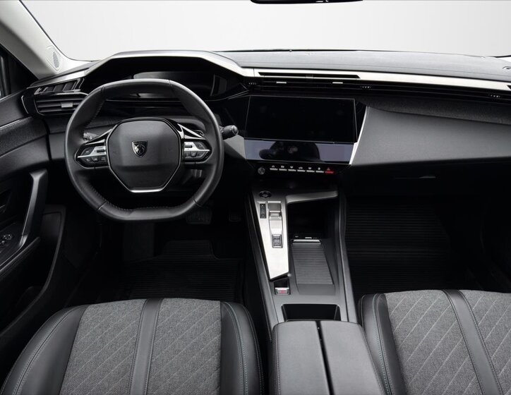 Peugeot 408 Liftback 1,2 l 96 kw