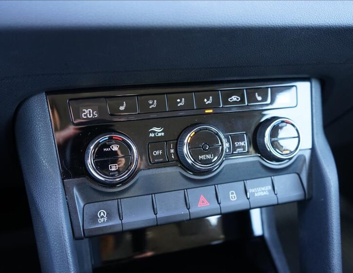 Škoda Karoq SUV / Terénní 1,5 l 110 kw