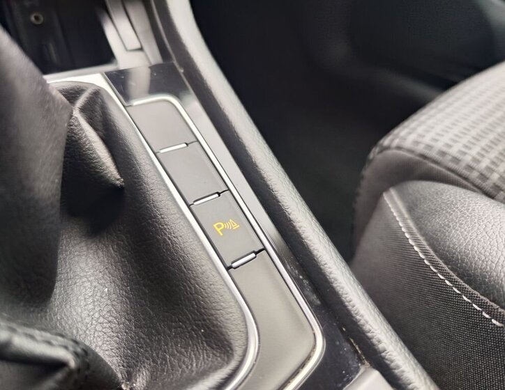 Volkswagen Golf Kombi 1,6 l 77 kw