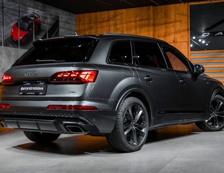 Audi Q7 23