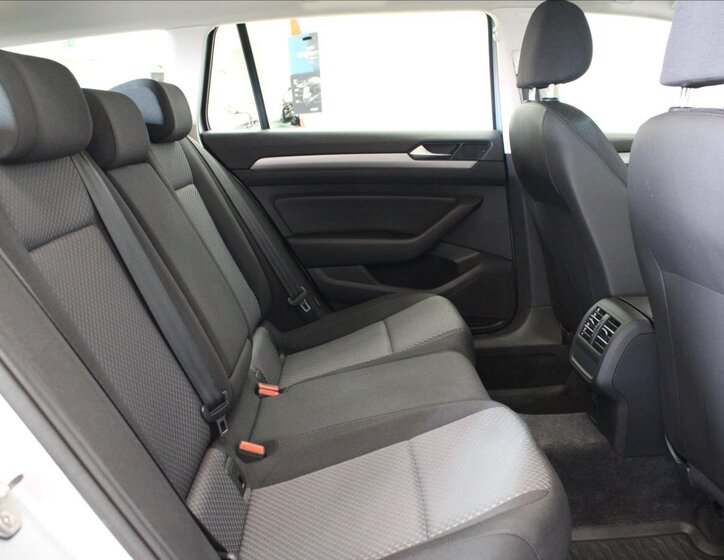 Volkswagen Passat Kombi 2,0 l 110 kw