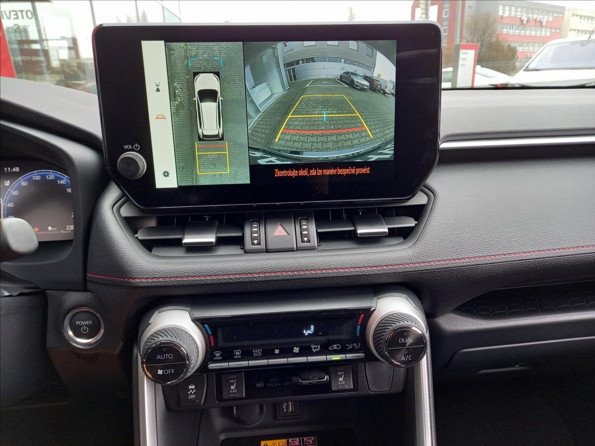 Toyota RAV4 SUV 2,5 l 225 kw