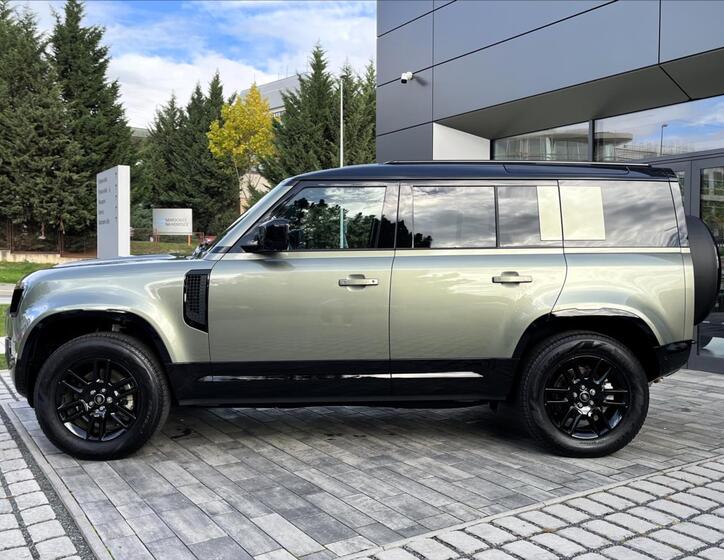 Land Rover Defender 2