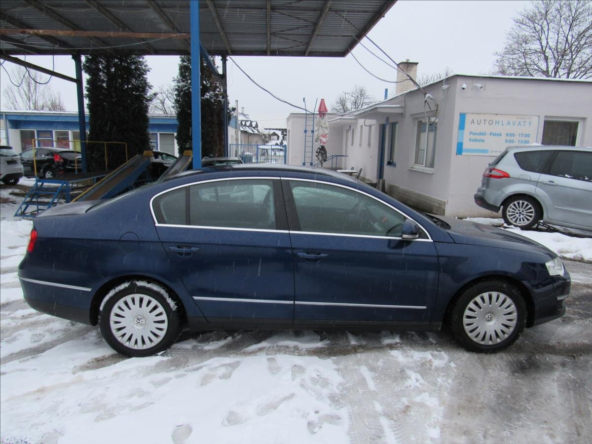 Volkswagen Passat Sedan 2,0 l 103 kw