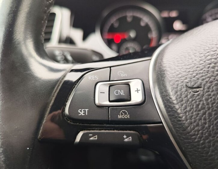 Volkswagen Golf Kombi 1,6 l 77 kw