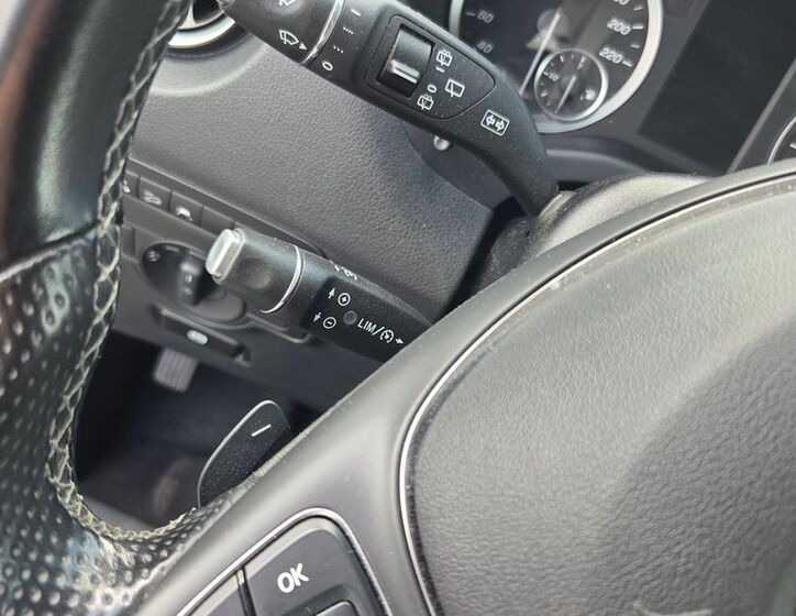 Mercedes-Benz Vito 16