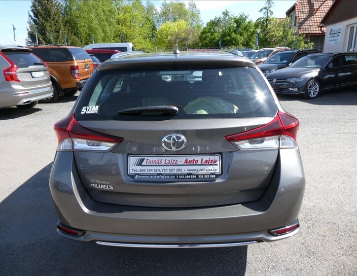 Toyota Auris Kombi 1,3 l 73 kw