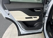 Jaguar F-Pace SUV / Terénní 2,0 l 132 kw