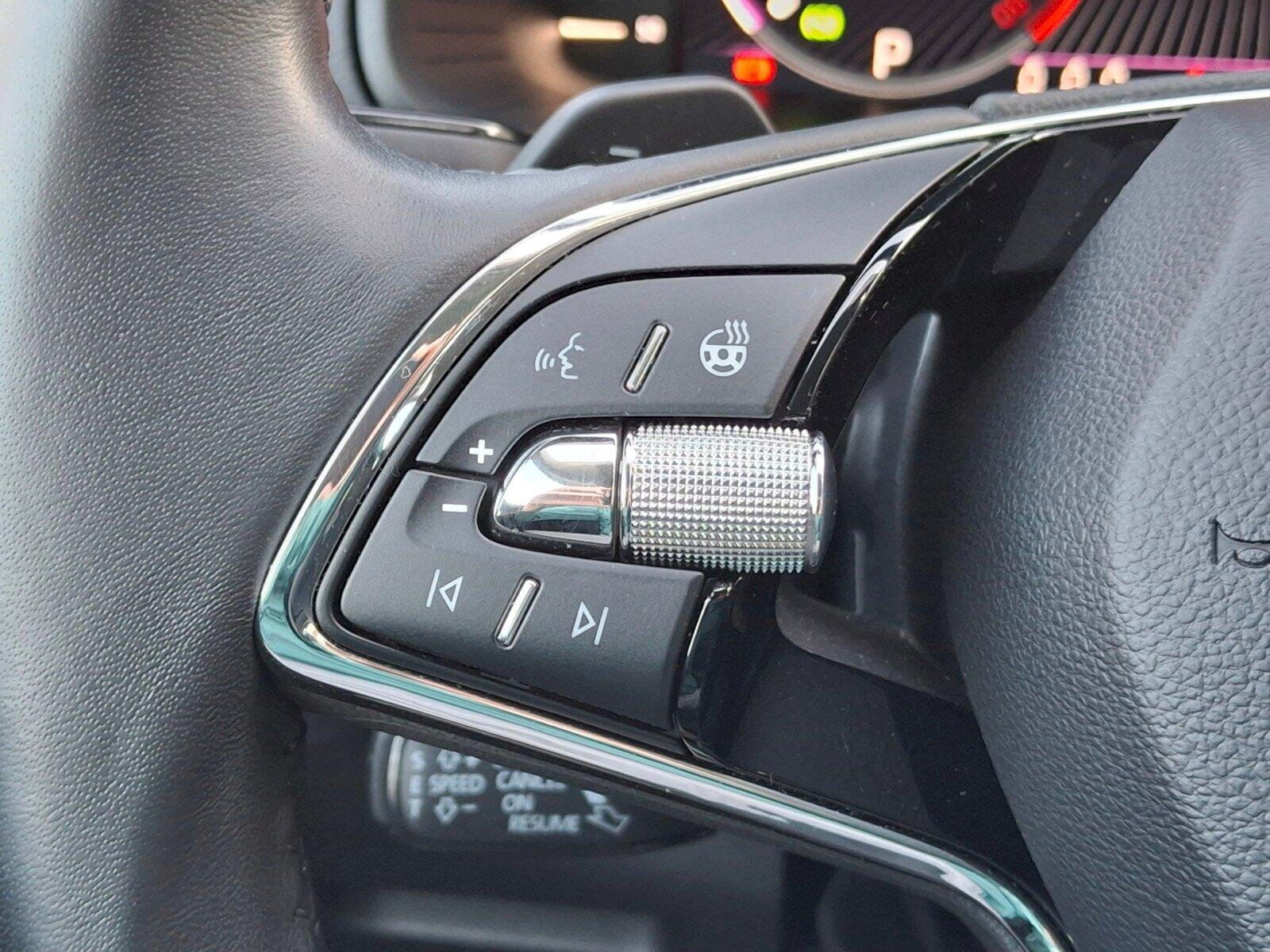 Škoda Karoq SUV / Terénní 1,5 l 110 kw