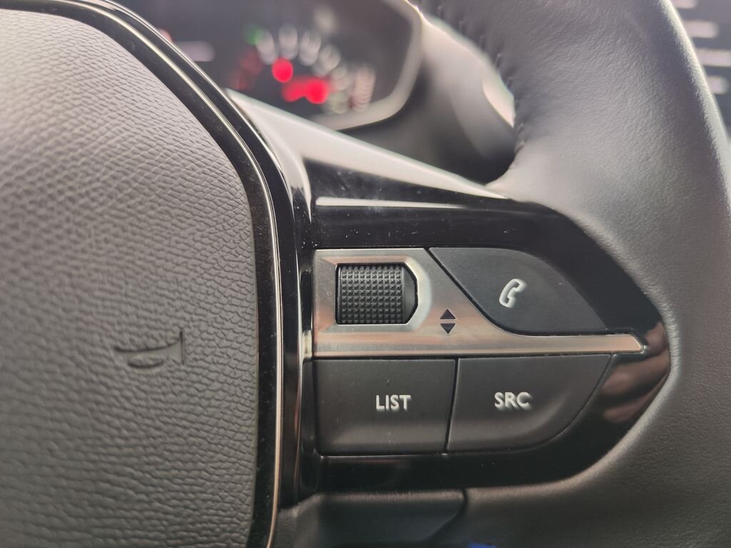 Peugeot 2008 SUV 1,2 l 96 kw