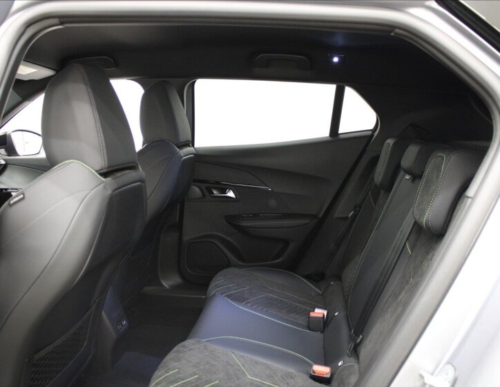 Peugeot 2008 SUV / Terénní 1,2 l 107 kw