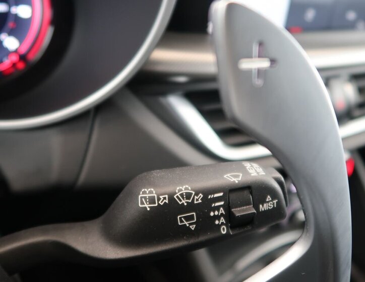 Alfa Romeo Stelvio SUV / Terénní 2,0 l 206 kw