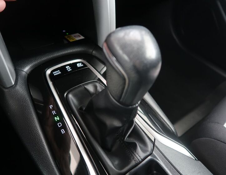 Toyota Corolla Cross 32