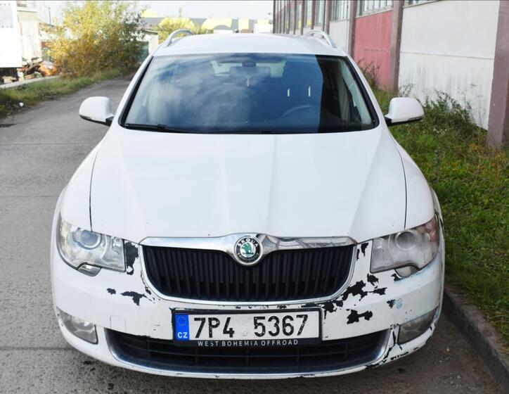 Škoda Superb 9