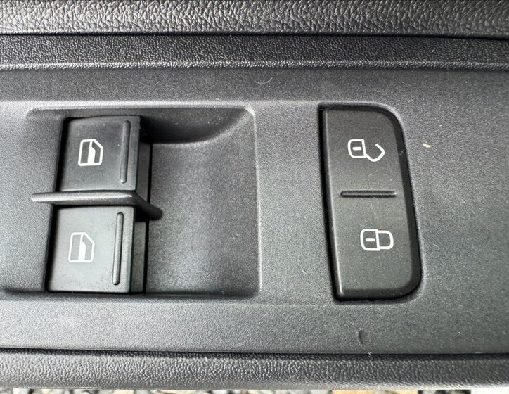 Volkswagen up! Hatchback 999,0 50 kw