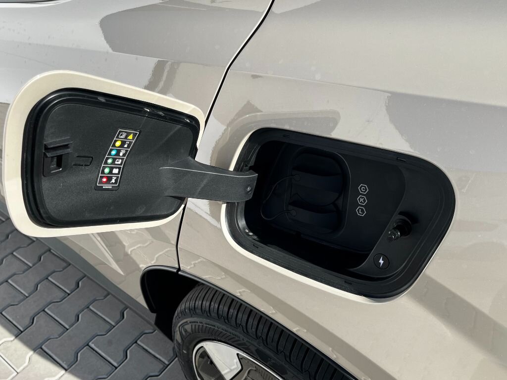 Volvo EX30 SUV / Terénní 69,0 200 kw