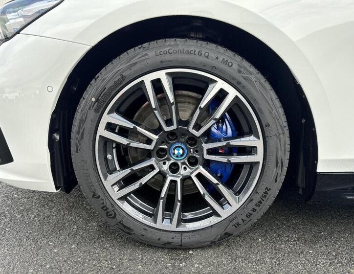 BMW i5 Sedan / Limuzína 1,0 442 kw