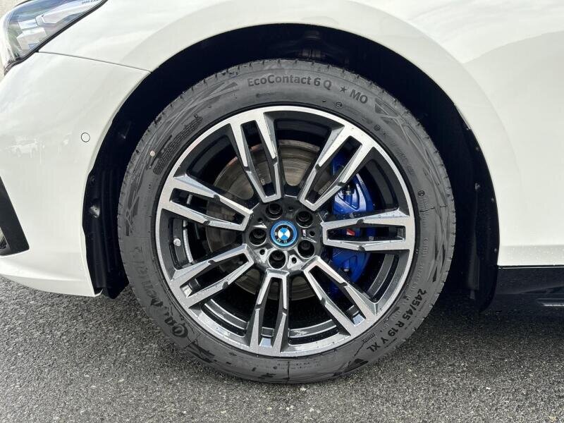 BMW i5 Sedan / Limuzína 1,0 442 kw