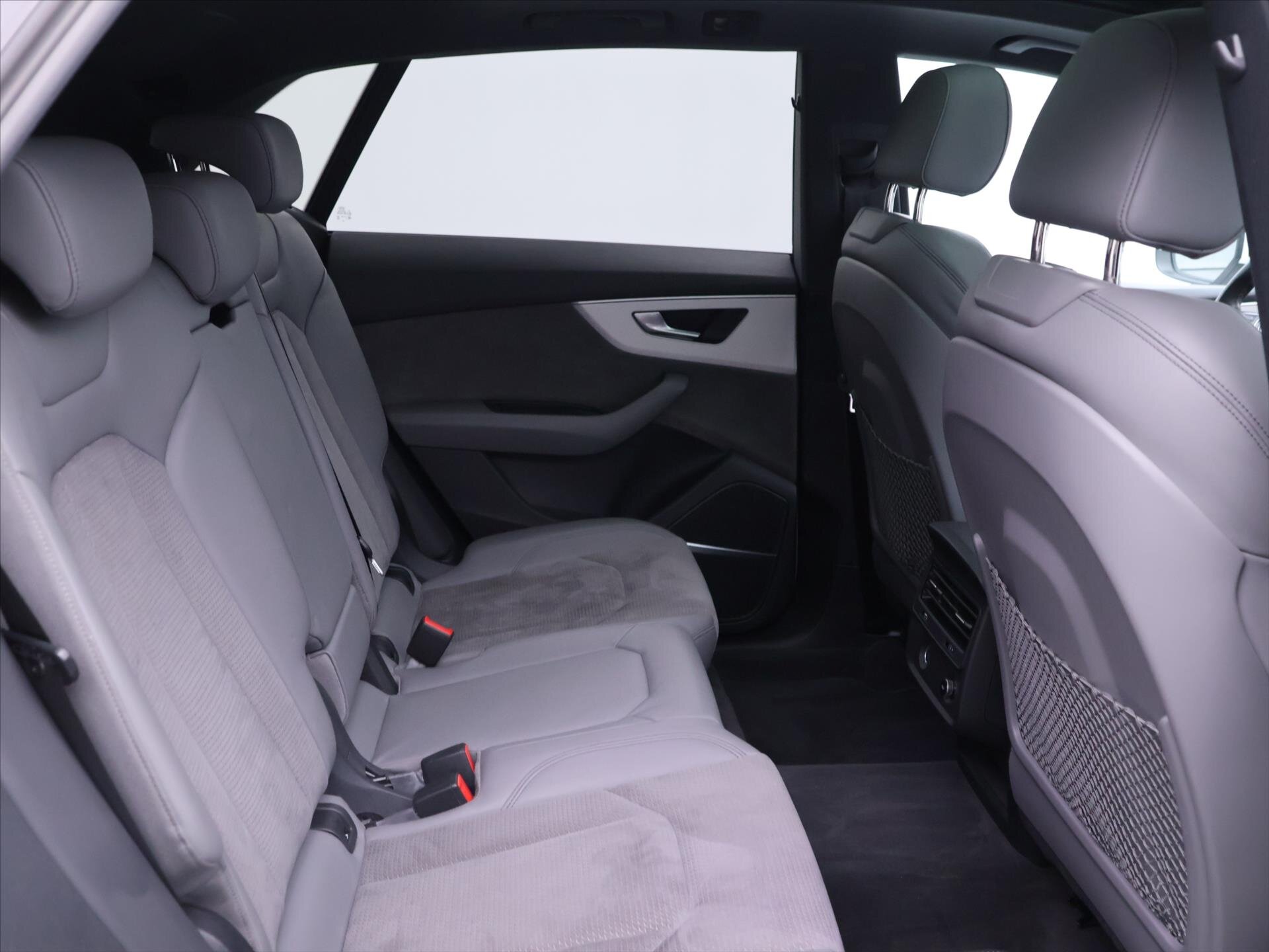 Audi Q8 SUV / Terénní 3,0 l 250 kw