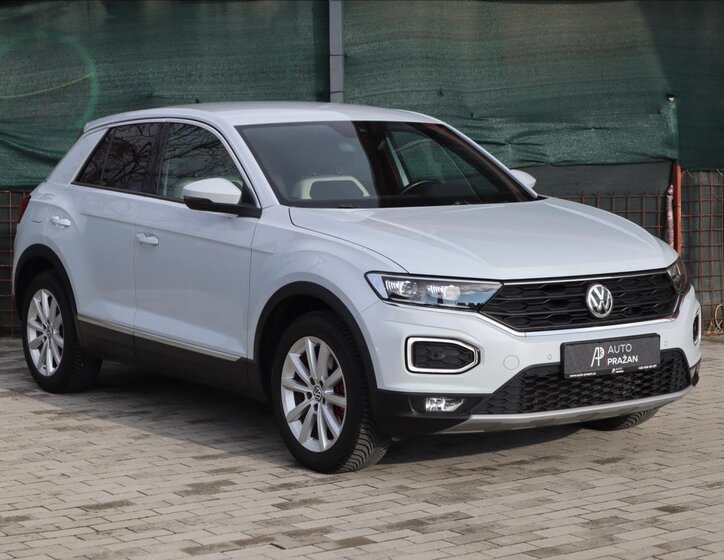 Volkswagen T-Roc CUV 1,5 l 110 kw