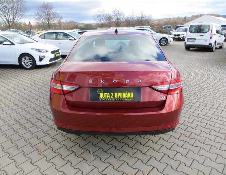 Škoda Superb Liftback 1,4 l 115 kw