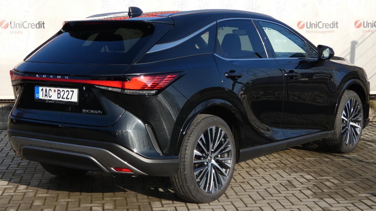 Lexus RX 350h SUV / Terénní 2,5 l 140 kw