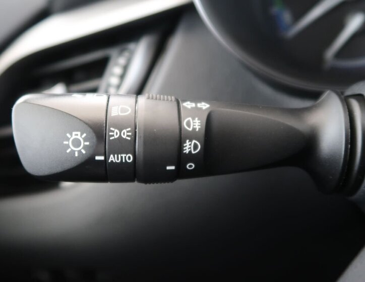 Toyota C-HR SUV / Terénní 1,8 l 72 kw