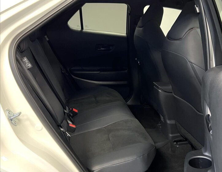 Toyota C-HR Hatchback 2,0 l 111 kw