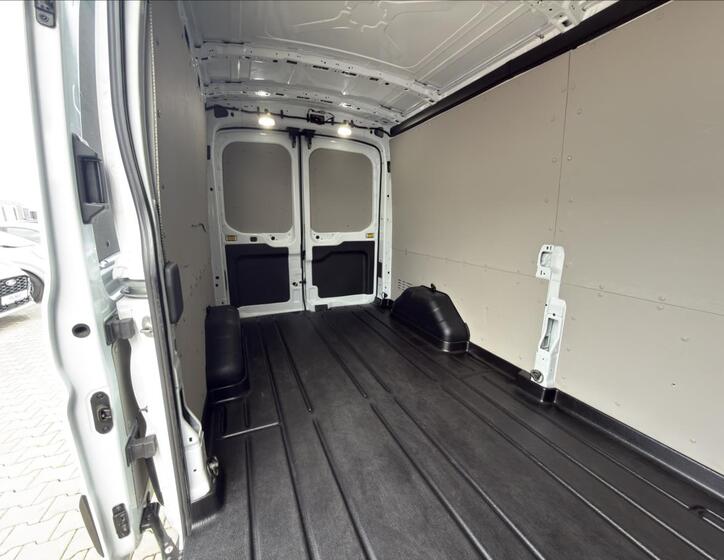 Ford Transit 14