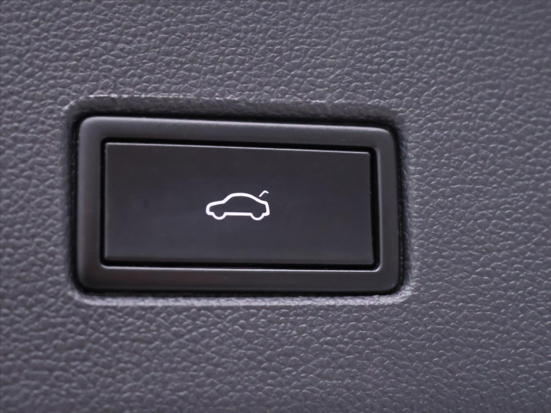 Volkswagen T-Roc SUV / Terénní 1,5 l 110 kw